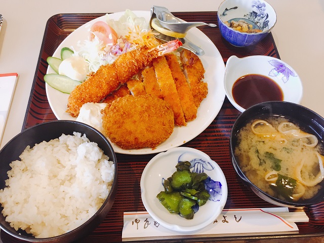 万葉線江尻駅から徒歩2分の旅館も営むレストラン ニューみよしへ久々ランチ サクサクの衣を纏ったミックスフライ定食が美味過ぎ 富山グルメ旅