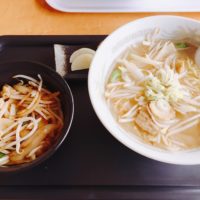 砺波市東開発にあるつけ麺が食べられるお店、やきとり泰斗へ初訪問　ランチメニューにある店名を冠したミニ泰斗丼とモツラーメンを頂く！